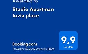 Studio Apartman Iovia Place