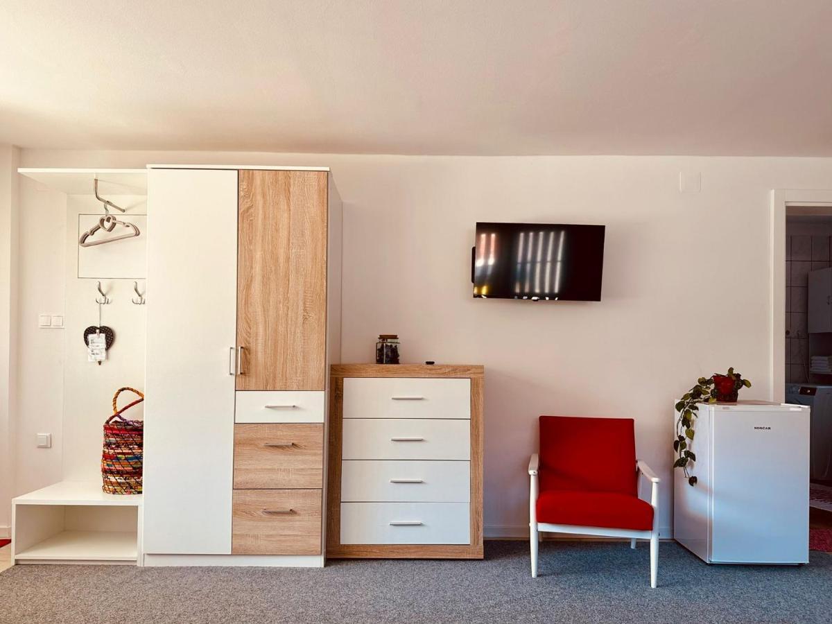 Apartament Studio Apartman Iovia Place Ludbreg Zewnętrze zdjęcie